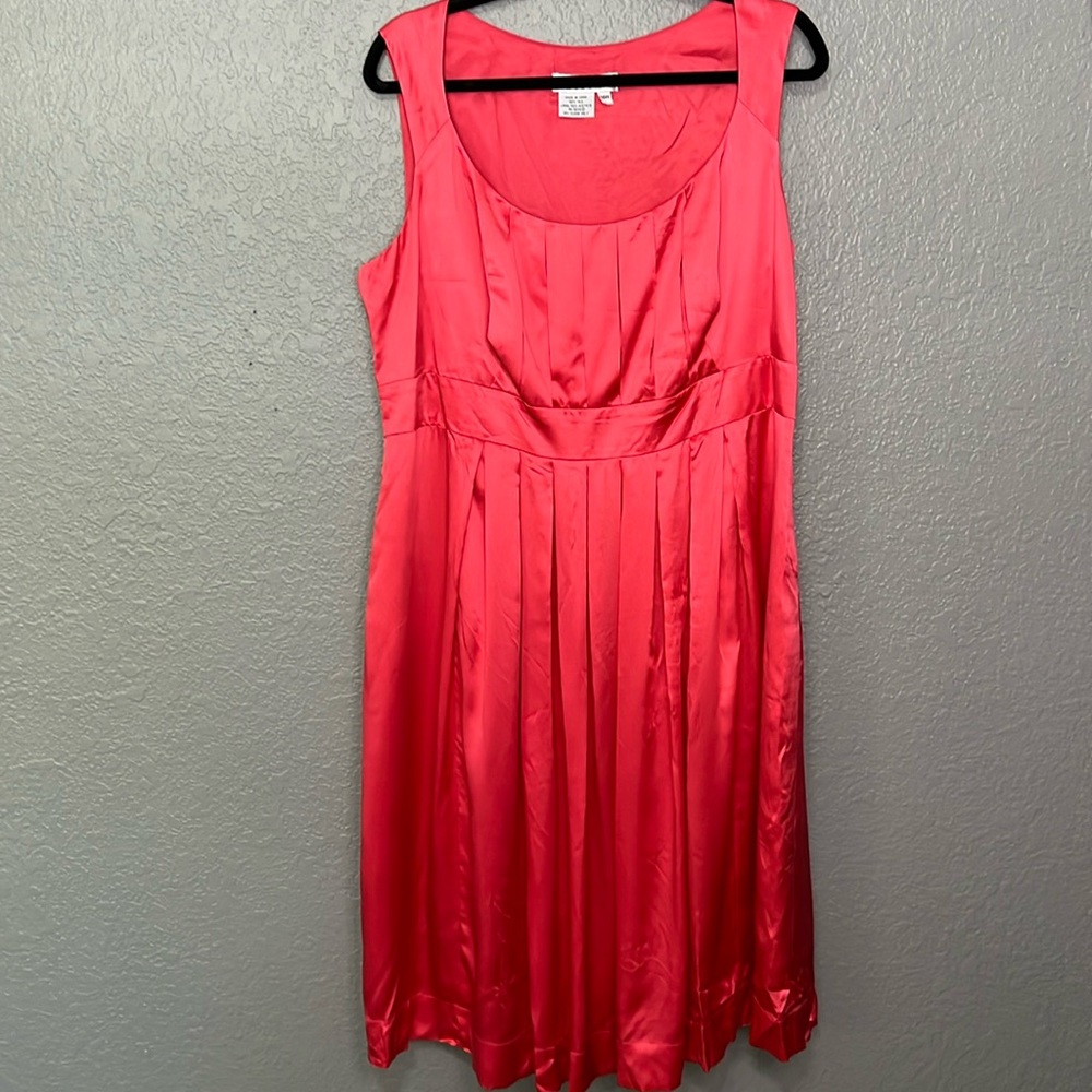 - Maggy London 100% Silk Dress 14W Coral Pink Dress Sleeveless‎ Luxury Wedd…